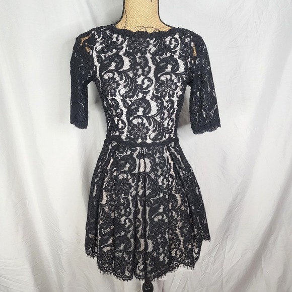 BEBE Size 0 Black Lace Overlay Half Sleeve Fit & Flare Coquette Mini Party Dress - Picture 1 of 12